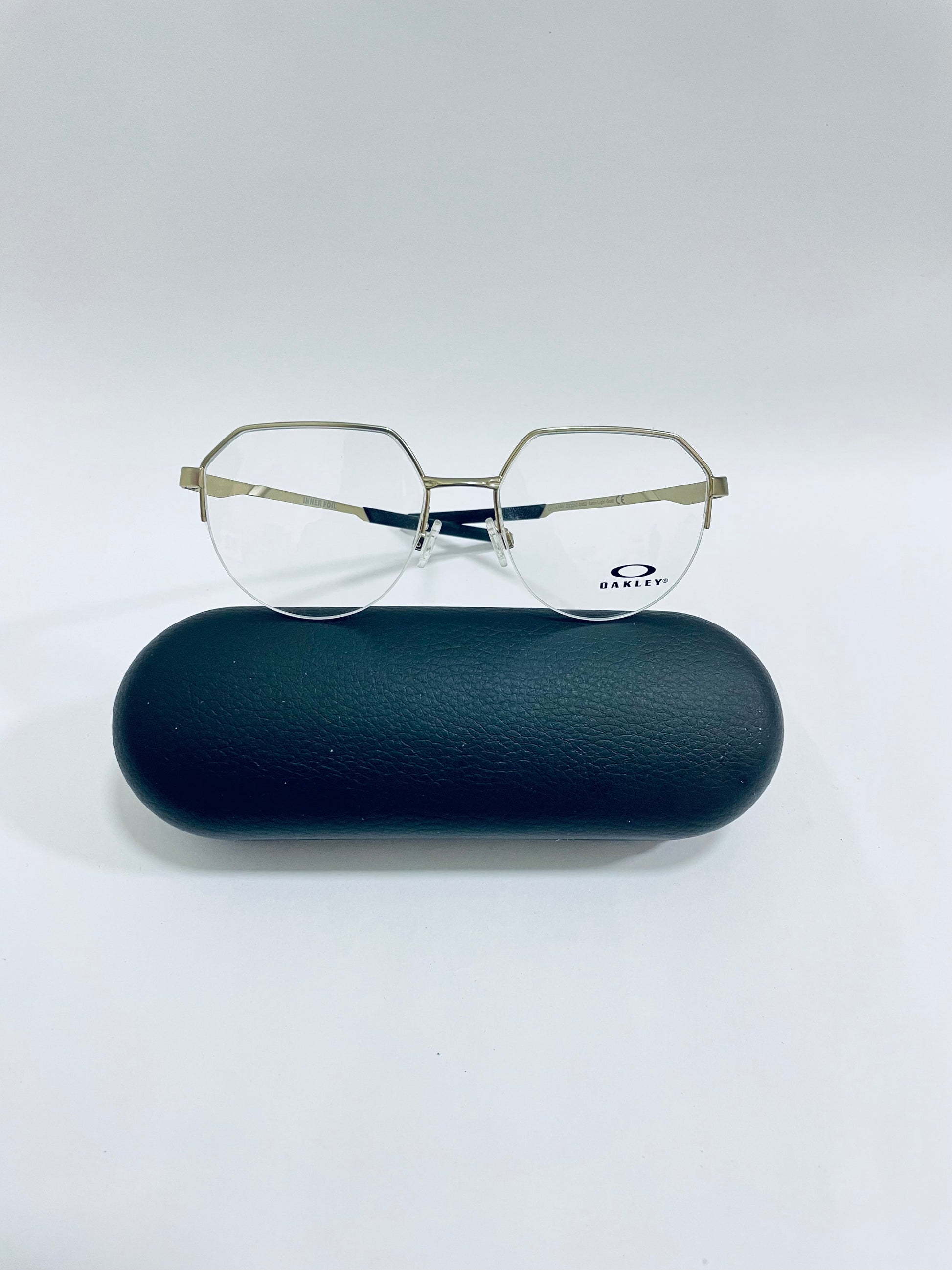OAKLEY