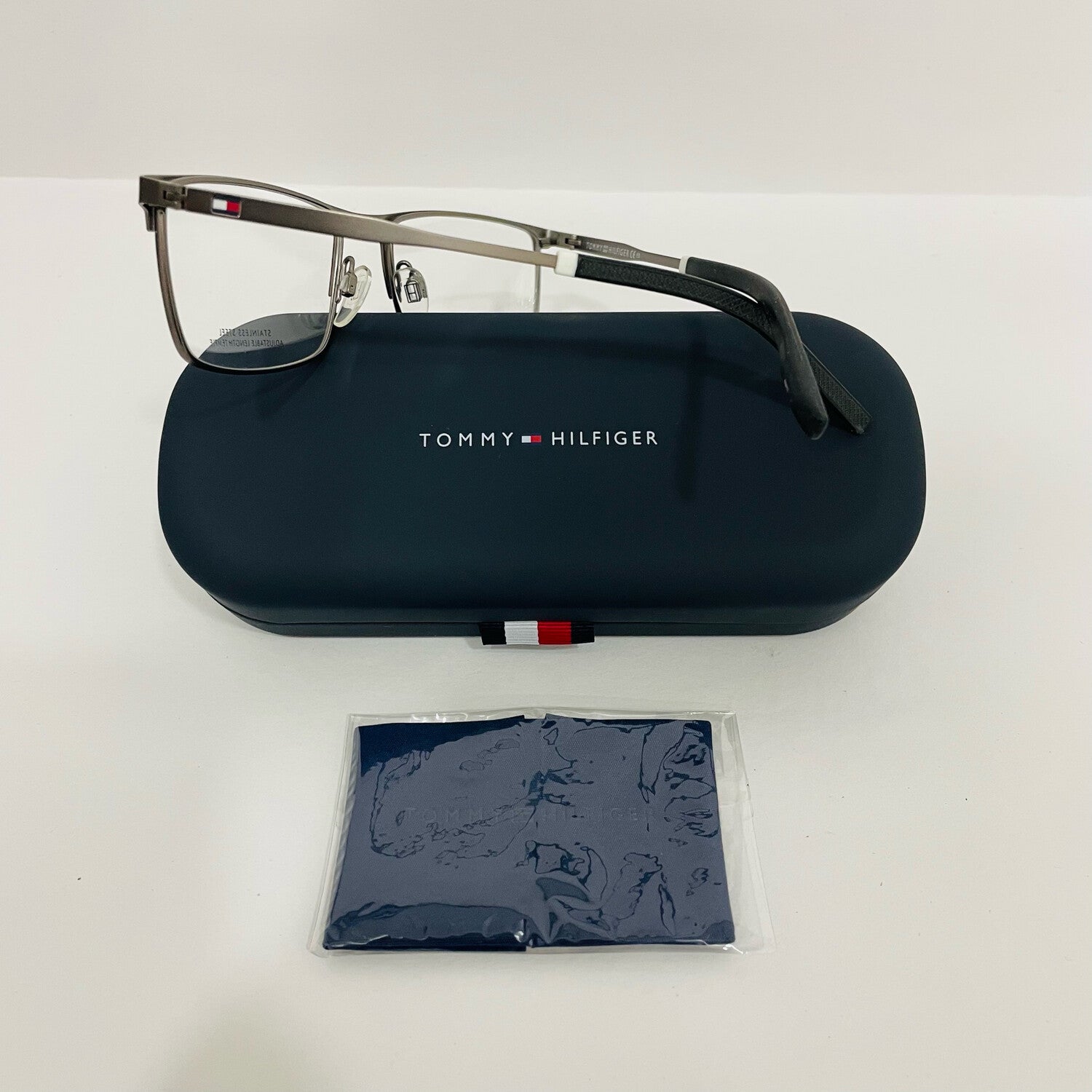 Tommy Hilfiger