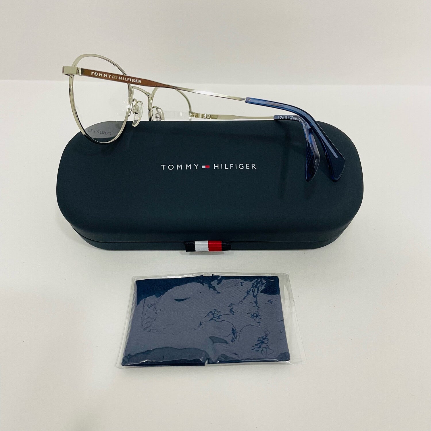 Tommy Hilfiger