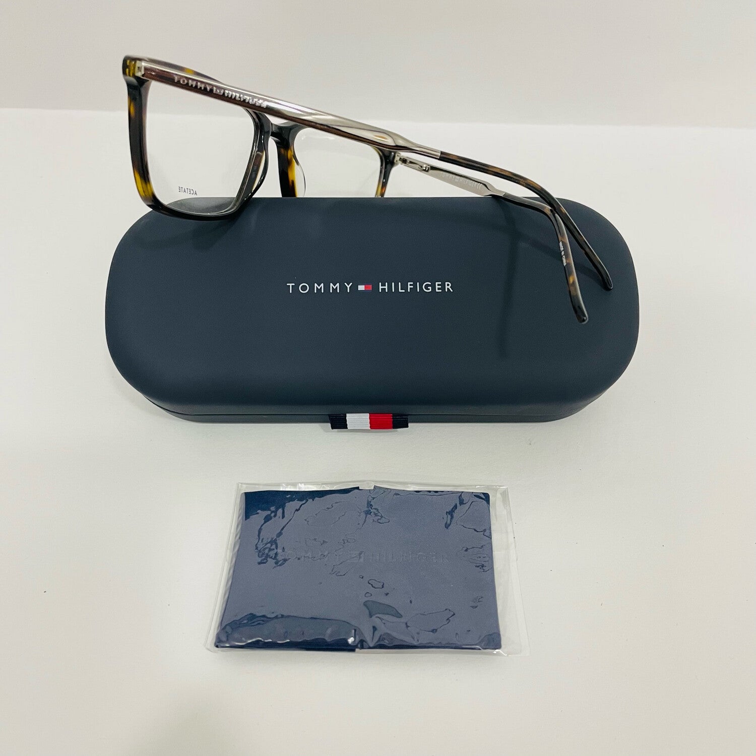Tommy Hilfiger