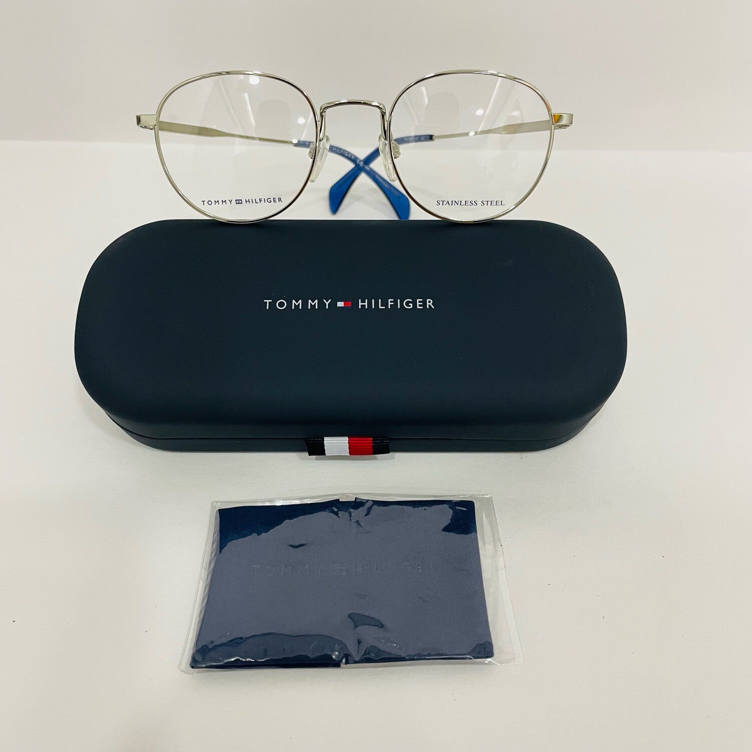 Tommy Hilfiger