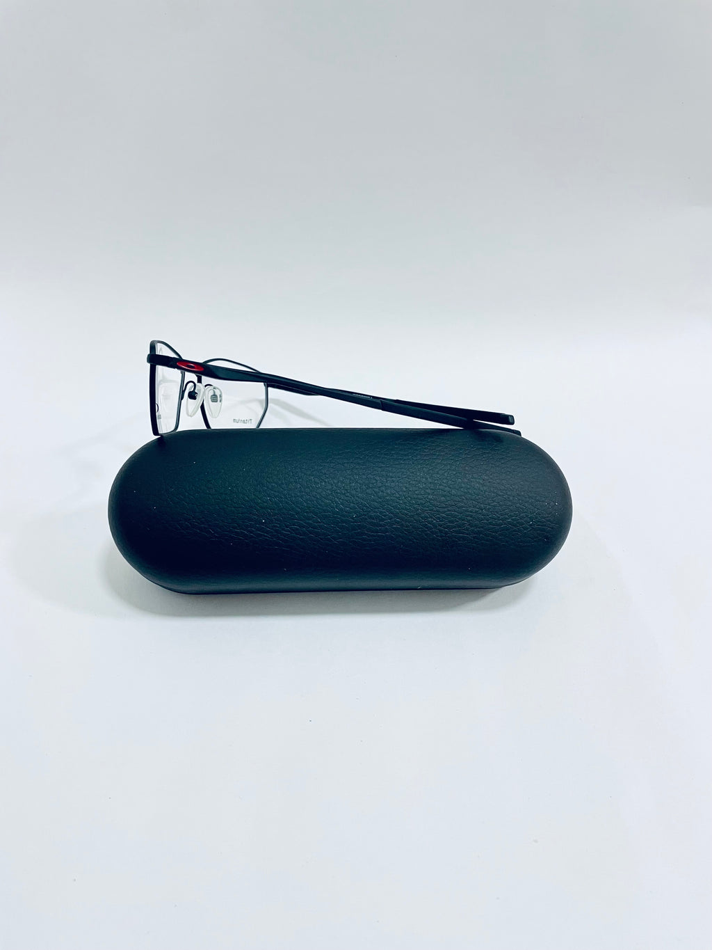 OAKLEY