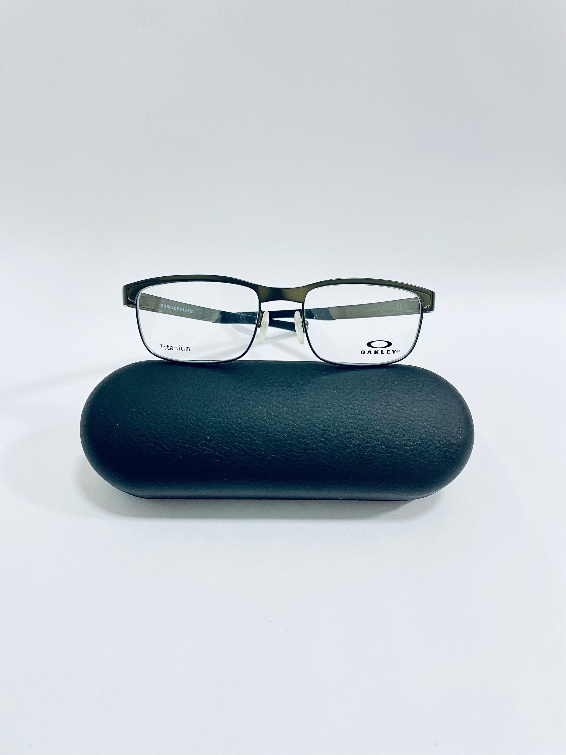 OAKLEY